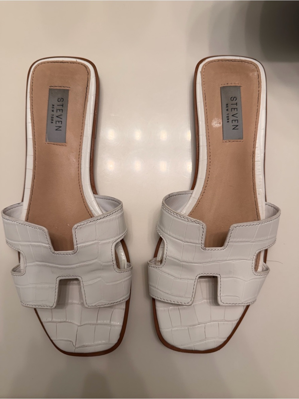 Seven7 White Croc-Embossed Slide Mules